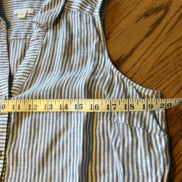 J Jill sleeveless linen top. Medium - Picture 2 of 6